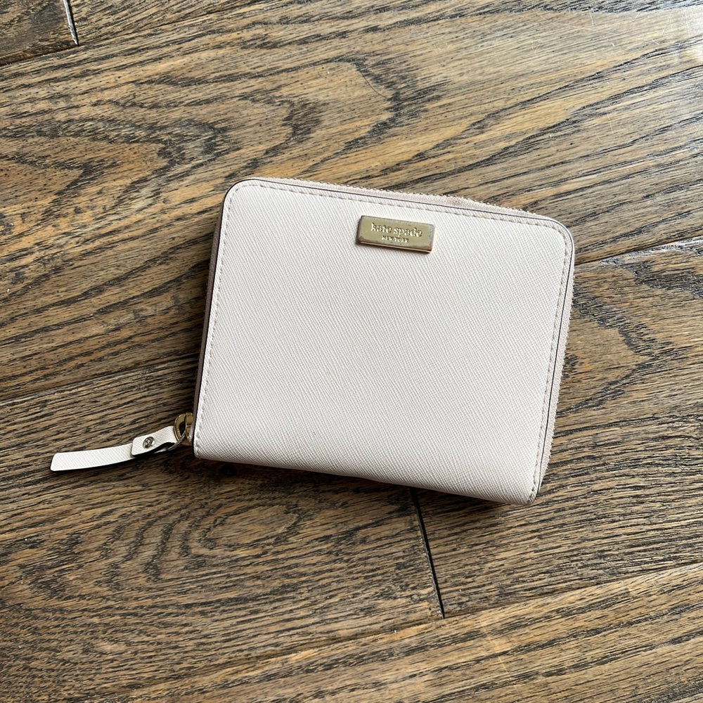 Small compact wallet